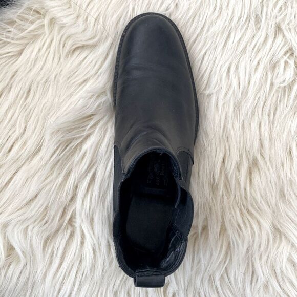 Roots Black Leather Ankle Boots Made in Canada US sz 8 Casual Emo Like New - Picture 2 of 12